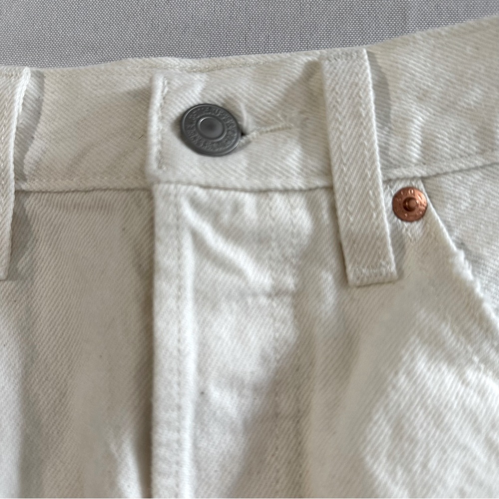 Levi's Denim High Rise Deconstructed Button Fly White Jean Skirt Raw Hem Sz 25 - Picture 4 of 13